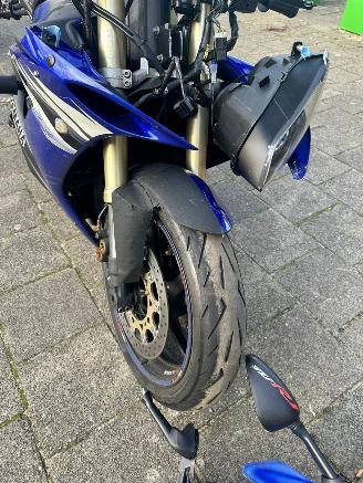 Yamaha YZF -R1  picture 5