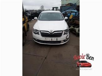 Salvage car Skoda Superb Superb (3TAA), Hatchback, 2008 / 2015 2.0 TDI 16V 2014/6