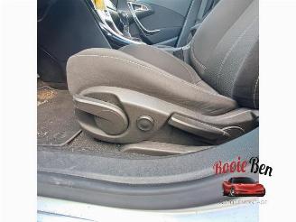 Opel Astra Astra J Sports Tourer (PD8/PE8/PF8), Combi, 2010 / 2015 1.4 Turbo 16V picture 20