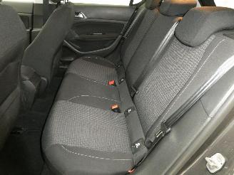 Peugeot 308 II STYLE picture 17