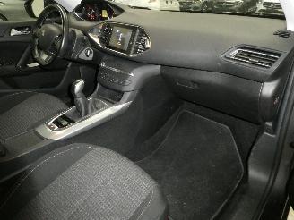 Peugeot 308 II STYLE picture 12