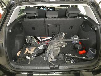 Volkswagen Golf LIFE picture 18