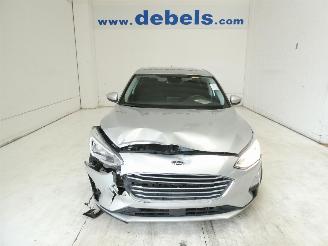 krockskadad bil auto Ford Focus COOL&CONNECT 2019/10