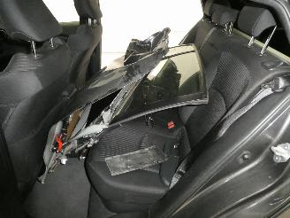 Toyota Prius LOUNGE picture 18