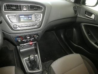 Hyundai I-20  picture 13