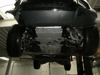 Land Rover Defender  picture 18