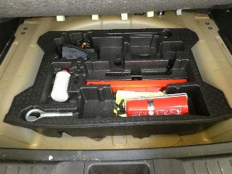 Suzuki Vitara GLX picture 22