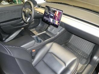 Tesla Model 3  picture 8