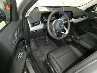 BMW iX1 E-DRIVE 2.0 picture 16