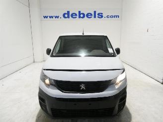 krockskadad bil bedrijf Peugeot Partner 1.5D  PREMIUM 2023/4