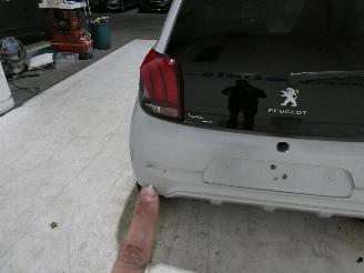 Peugeot 108 STYLE picture 13