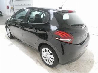Peugeot 208 LIKE picture 4