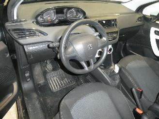 Peugeot 208 LIKE picture 16