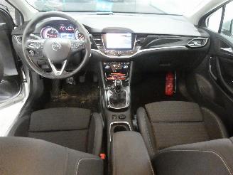 Opel Astra 1.6D INNOVATION picture 17