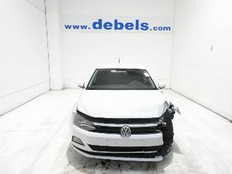 krockskadad bil auto Volkswagen Polo TRENDLINE 2018/3