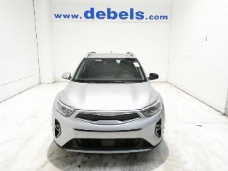 krockskadad bil auto Kia Stonic  2023/8