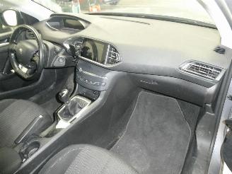 Peugeot 308 II ACTIVE picture 16