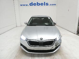krockskadad bil auto Skoda Scala ACTIVE 2020/8