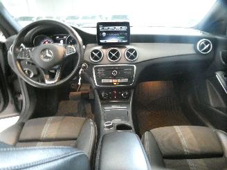 Mercedes 200-serie 200 D picture 19