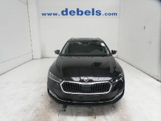 krockskadad bil auto Skoda Octavia AMBITION 2022/2