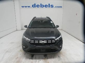 damaged passenger cars Dacia Jogger EXTREME 2023/2