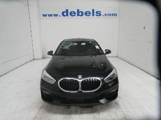 skadebil auto BMW 1-serie 1.5D D 2021/11