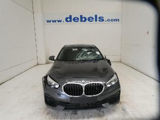 damaged passenger cars BMW 1-serie  2020/2