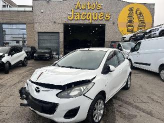 Vaurioauto  passenger cars Mazda 2 1.4 B 2013/9