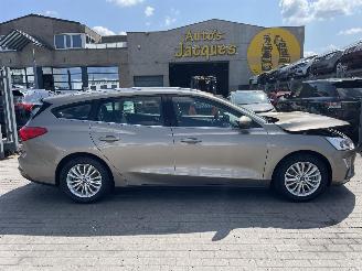 skadebil auto Ford Focus CLIPPER TITANIUM 2019/2