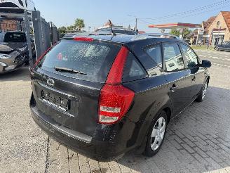 Kia Ceed 1.4I 16V BREAK picture 7