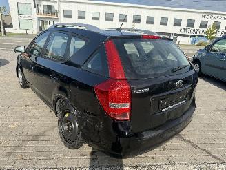 Kia Ceed 1.4I 16V BREAK picture 9