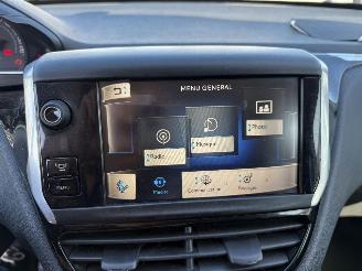 Peugeot 208 1.4 HDI picture 23
