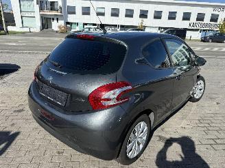 Peugeot 208 1.4 HDI picture 5