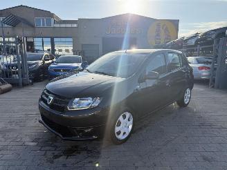 Damaged car Dacia Sandero AMBIANCE 2015/5