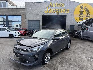 Voiture accidenté Kia Rio 1.2 PURE 2022/8