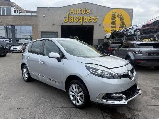skadebil auto Renault Scenic PRIVILEGE 2013/5