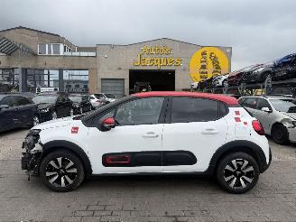 Vaurioauto  passenger cars Citroën C3 1.2I PURE TECH SHINE 2023/9