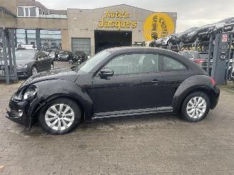 damaged passenger cars Volkswagen Beetle 1.2 TSI 2013/4