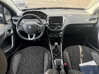 Peugeot 2008 1.2 STYLE PURE TECH picture 17