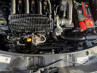 Peugeot 2008 1.2 STYLE PURE TECH picture 11