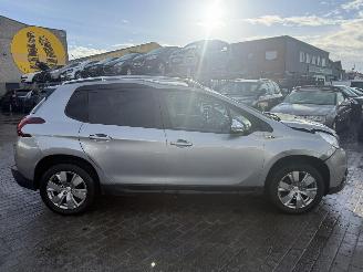 Peugeot 2008 1.2 STYLE PURE TECH picture 2