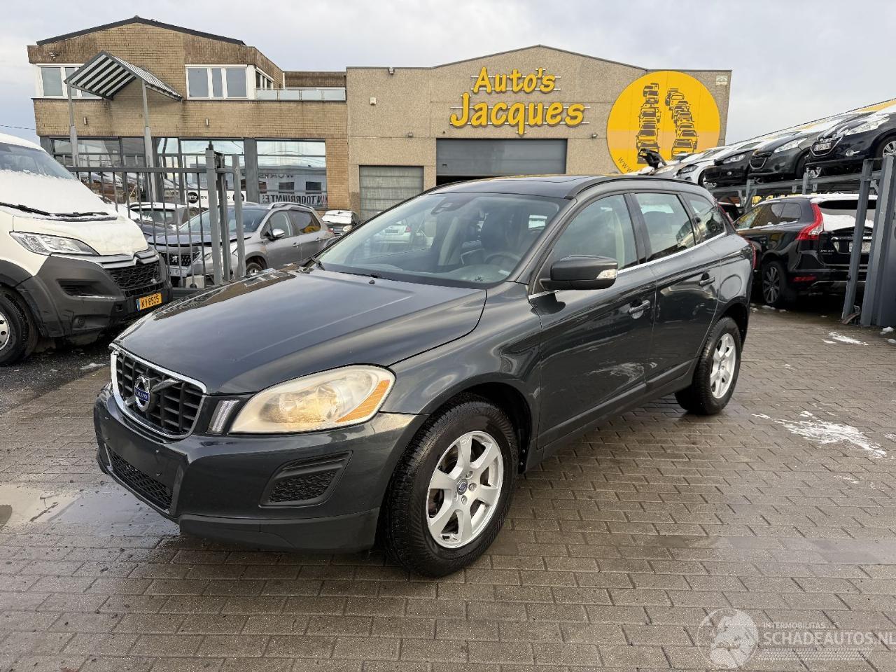 Volvo Xc-60 MOMENTUM