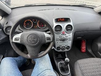 Opel Corsa 1.3 DTI picture 15