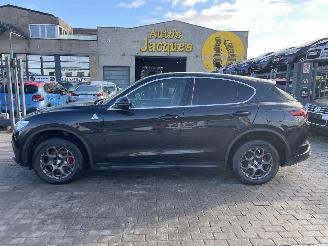 damaged passenger cars Alfa Romeo Stelvio Q4 ENGINE OUT 2019/4