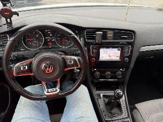 Volkswagen Golf 1.6 TDI R-LINE picture 4