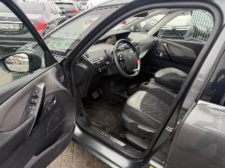 Citroën C4-picasso 1.6 HDI AUTOMATIC picture 6