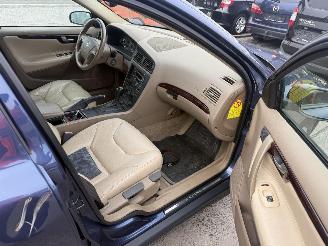 Volvo V-70 2.4D AUTOMAAT picture 10