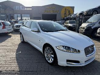 Vaurioauto  passenger cars Jaguar XF 2.2D LUXURY 2013/8