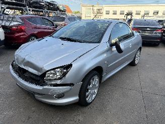 Unfallwagen Peugeot 206 1.6 CABRIOLET 2003/7
