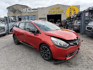 skadebil auto Renault Clio GRANDTOUR 2013/4